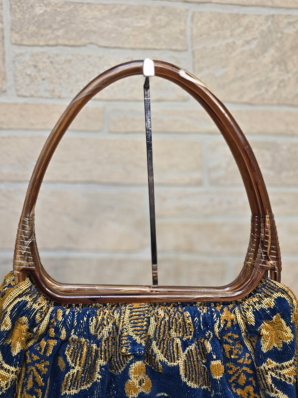 Vintage Chenille Carpet Bag Lucite Frame Handle Boho Tapestry Large Tote - Picture 5 of 12
